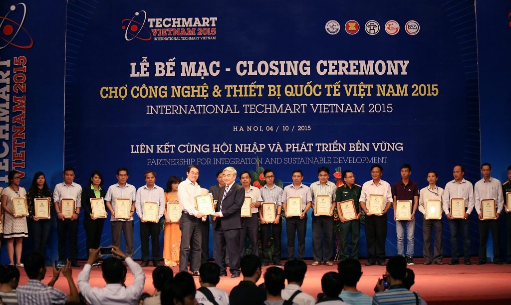 Sơn chịu nhiệt BKV nhận giải thưởng Techmart 2015
